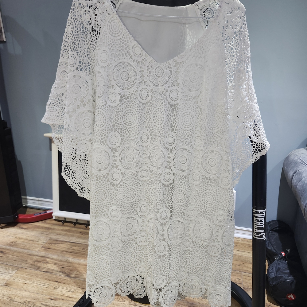 Elegant White Lace Dress